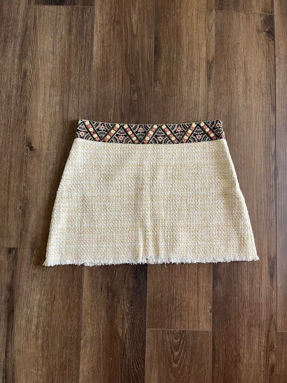 Zara Beige Woven Mini Skirt with embroidery